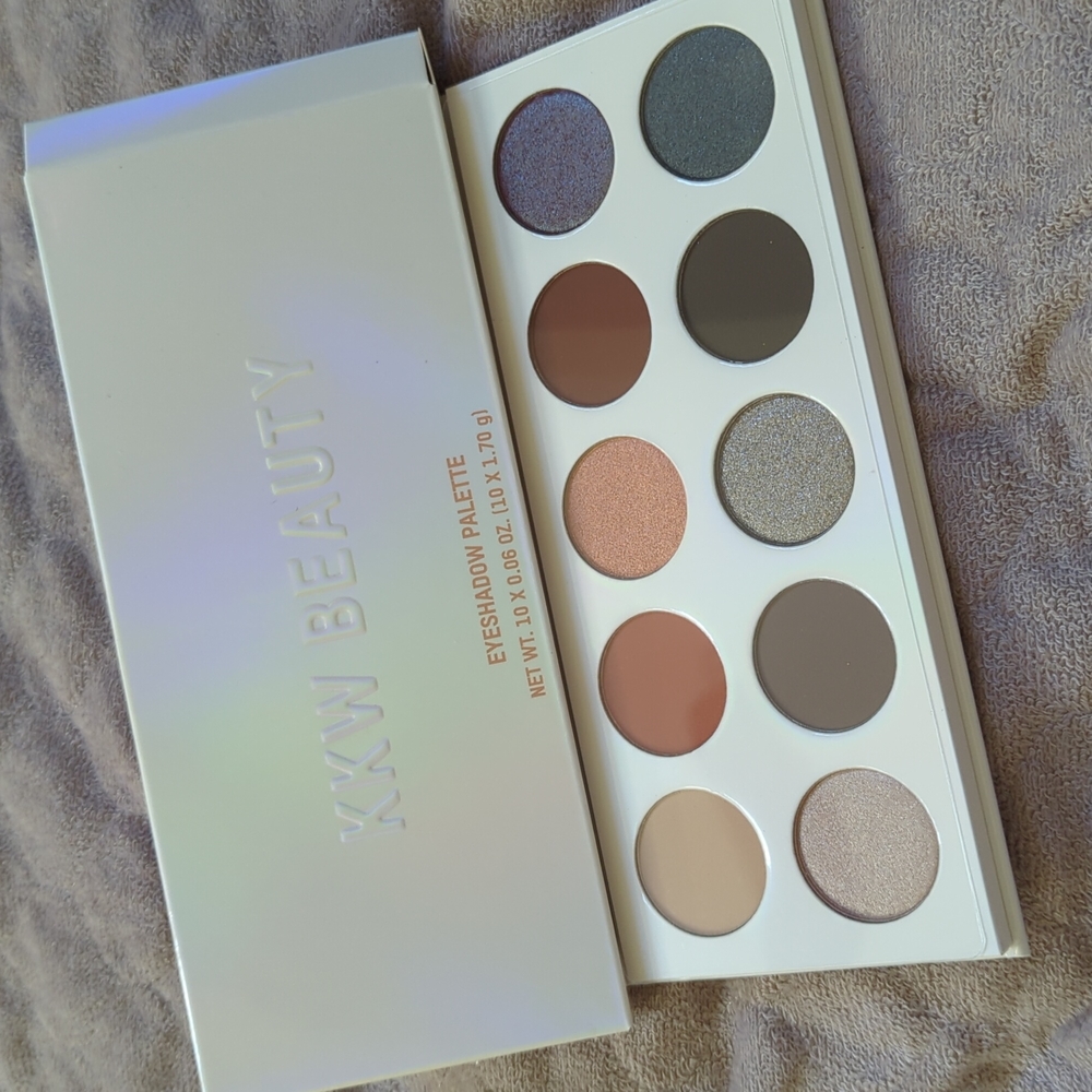 BN: KKW Beauty Eyeshadow palette in Crystallized